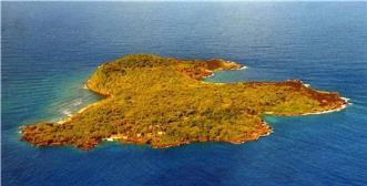 PRIVATE ISLAND  Isle de Caille