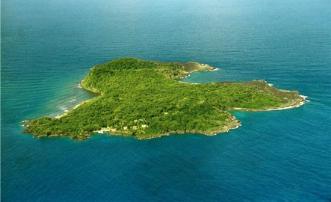 PRIVATE ISLAND  Isle de Caille