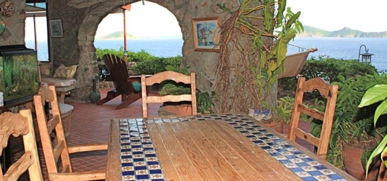 vacation-rentals/st-vincent-and-the-grenadines/bequia/moonhole/tranquility-villa